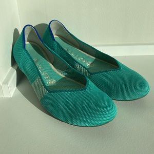 Size 8 Calypso Flats